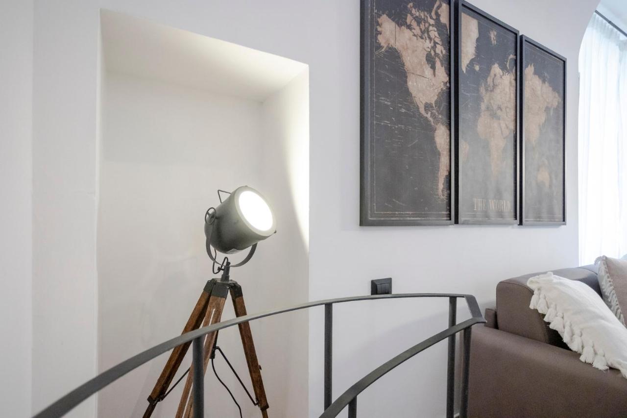 Home D'Elite Trevi Fountain Рим Екстер'єр фото